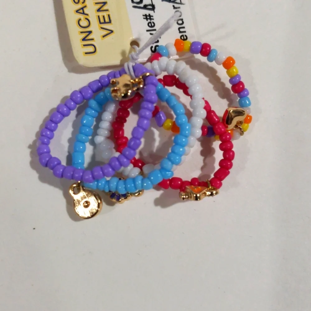 Set of 5 Jazzy Colorful Beads Stretchy Rings W/ Charms - Stylish Women's Jewelry